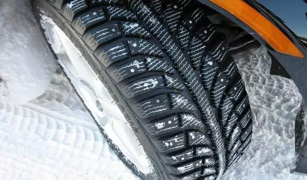 Безопасные путешествия с зимними шинами Alvis Rent a Car